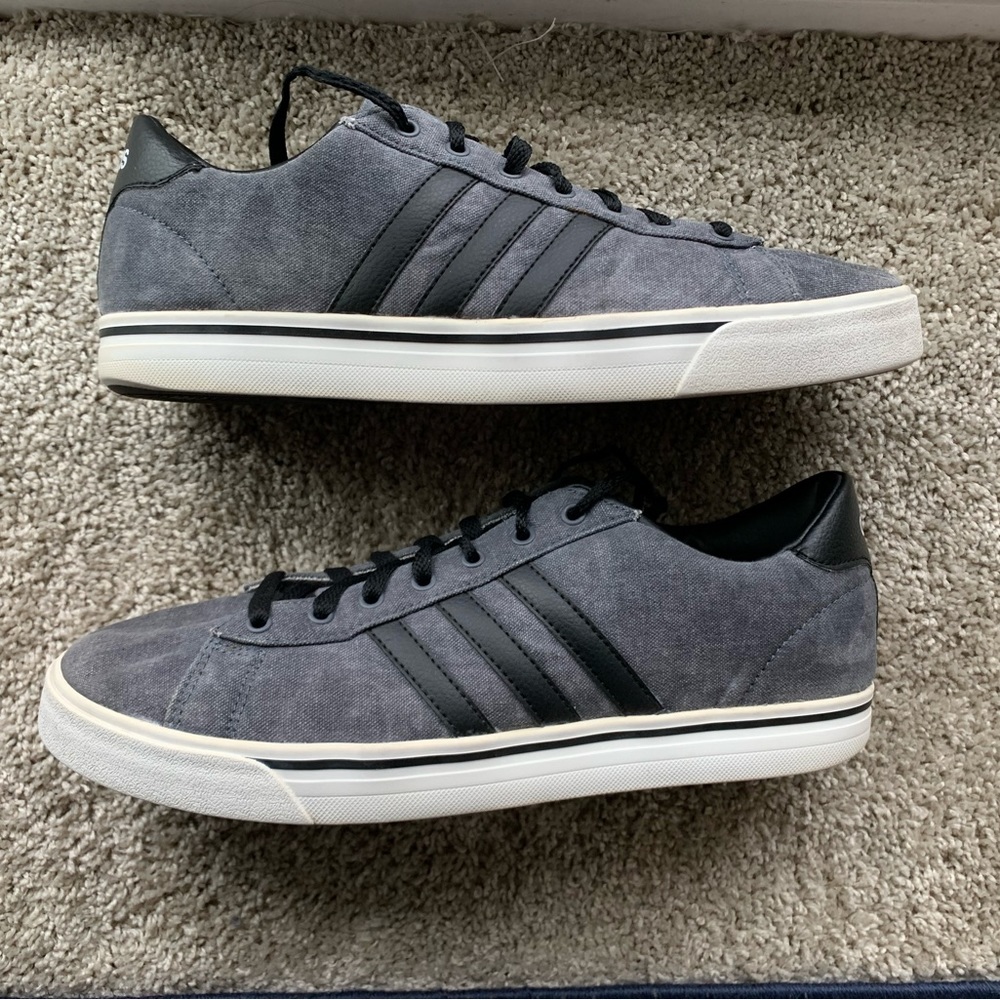 Adidas Men’s Sneaker Size 11.5